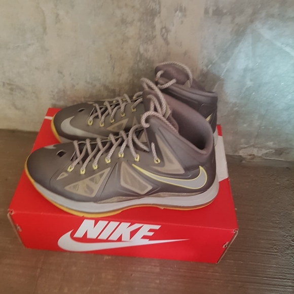 Lebron 10 canary - Picture 1 of 5